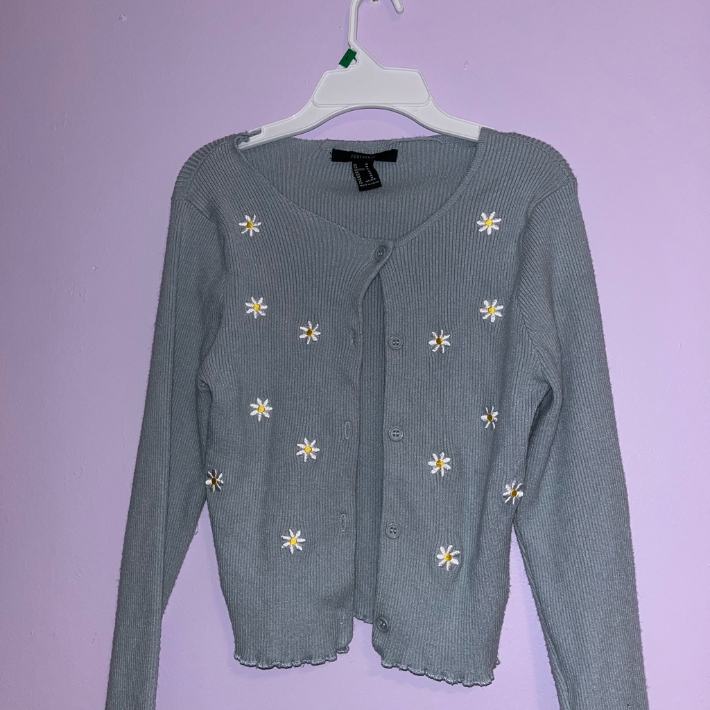 Daisy Button Down
